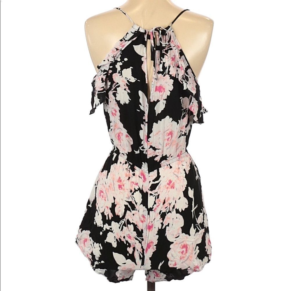 ✨ Bebop Ruffle Floral Cold Shoulder Romper✨ - Picture 4 of 5